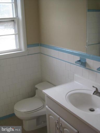 6703 Canongate Road Baltimore, MD 21239 - Photo 10 of 27 Bath #1