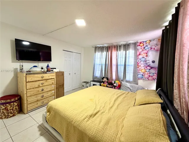 $225,000 | 3777 Northwest 78th Avenue, Unit 14D, Davie, FL 33024