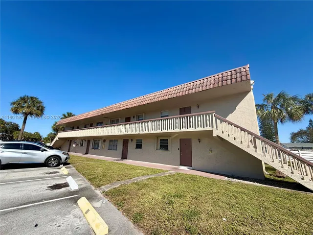 $225,000 | 3777 Northwest 78th Avenue, Unit 14D, Davie, FL 33024