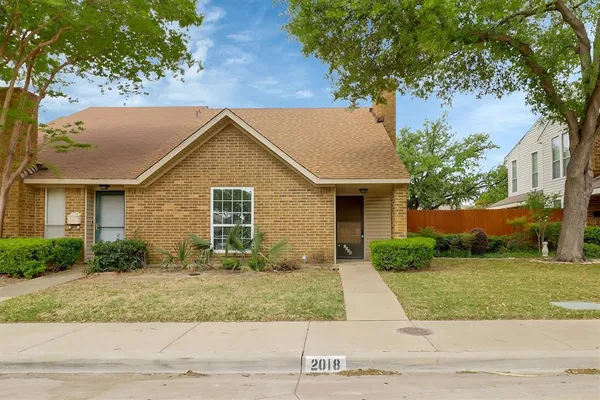 $1,950 | 2018 Embassy Way, Carrollton, TX 75006
