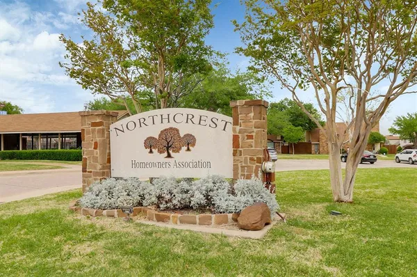 $1,950 | 2018 Embassy Way, Carrollton, TX 75006