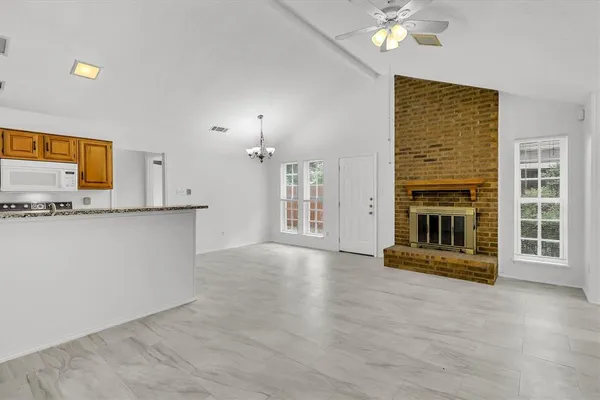 $1,950 | 2018 Embassy Way, Carrollton, TX 75006