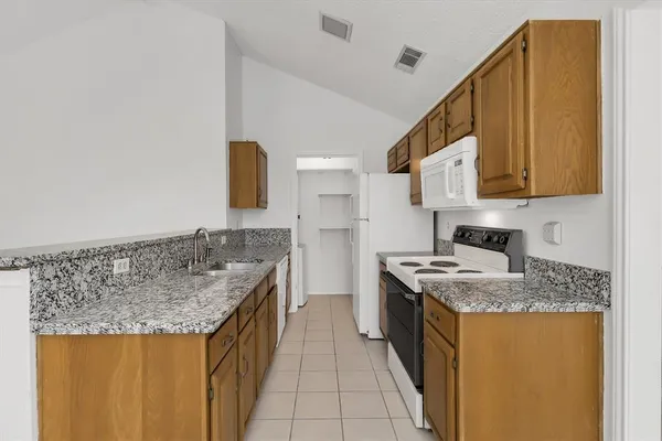 $1,950 | 2018 Embassy Way, Carrollton, TX 75006