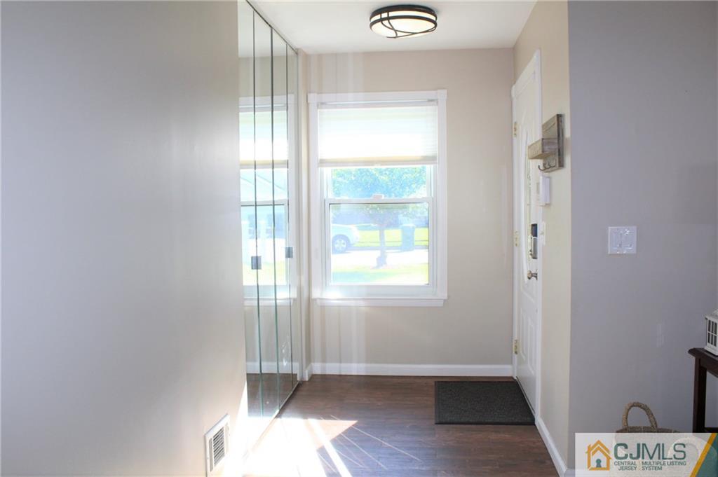 11 Rainford Road Edison, NJ 08820 - Photo 6 of 35 Gallery Image 6