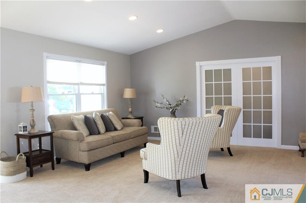 11 Rainford Road Edison, NJ 08820 - Photo 9 of 35 Gallery Image 9