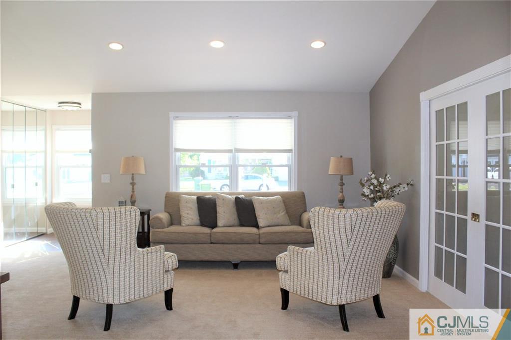 11 Rainford Road Edison, NJ 08820 - Photo 10 of 35 Gallery Image 10