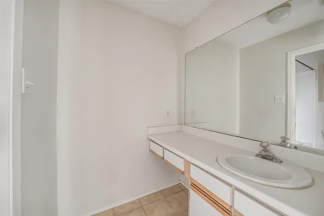 $595,000 | 10007 Emerald Creek Drive, Unit AD, Houston, TX 77070