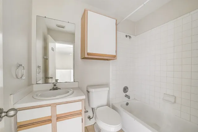 $595,000 | 10007 Emerald Creek Drive, Unit AD, Houston, TX 77070