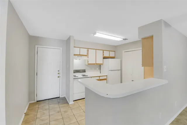 $595,000 | 10007 Emerald Creek Drive, Unit AD, Houston, TX 77070