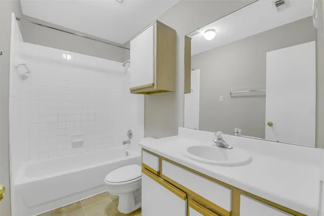 $595,000 | 10007 Emerald Creek Drive, Unit AD, Houston, TX 77070