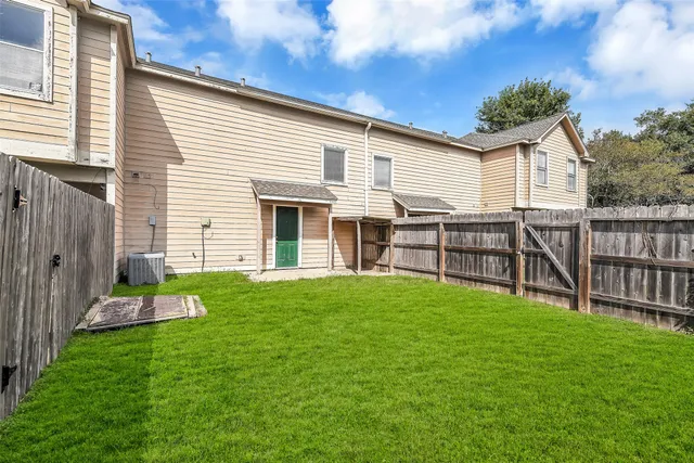 $595,000 | 10007 Emerald Creek Drive, Unit AD, Houston, TX 77070