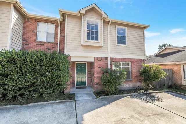 $595,000 | 10007 Emerald Creek Drive, Unit AD, Houston, TX 77070