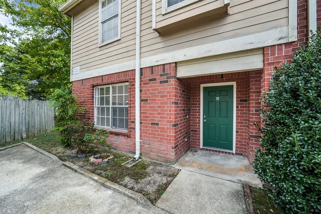 $595,000 | 10007 Emerald Creek Drive, Unit AD, Houston, TX 77070