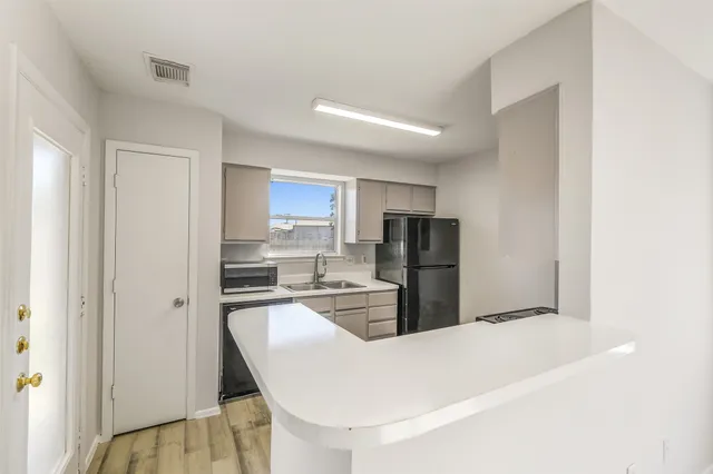 $595,000 | 10007 Emerald Creek Drive, Unit AD, Houston, TX 77070