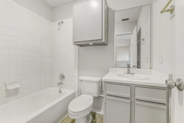 $595,000 | 10007 Emerald Creek Drive, Unit AD, Houston, TX 77070