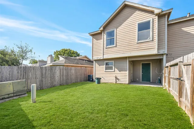 $595,000 | 10007 Emerald Creek Drive, Unit AD, Houston, TX 77070