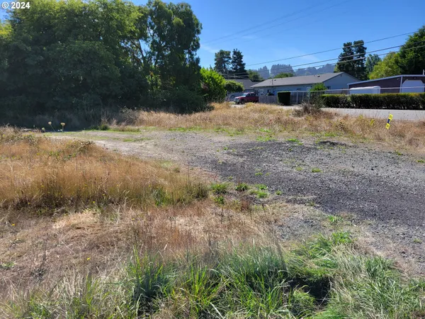 $179,000 | 805 Jacobson Way, Lakeside, OR 97449