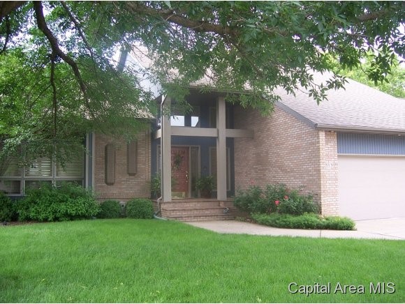 2713 Timber Pointe Drive Springfield, IL 62702 - Photo 1 of 23