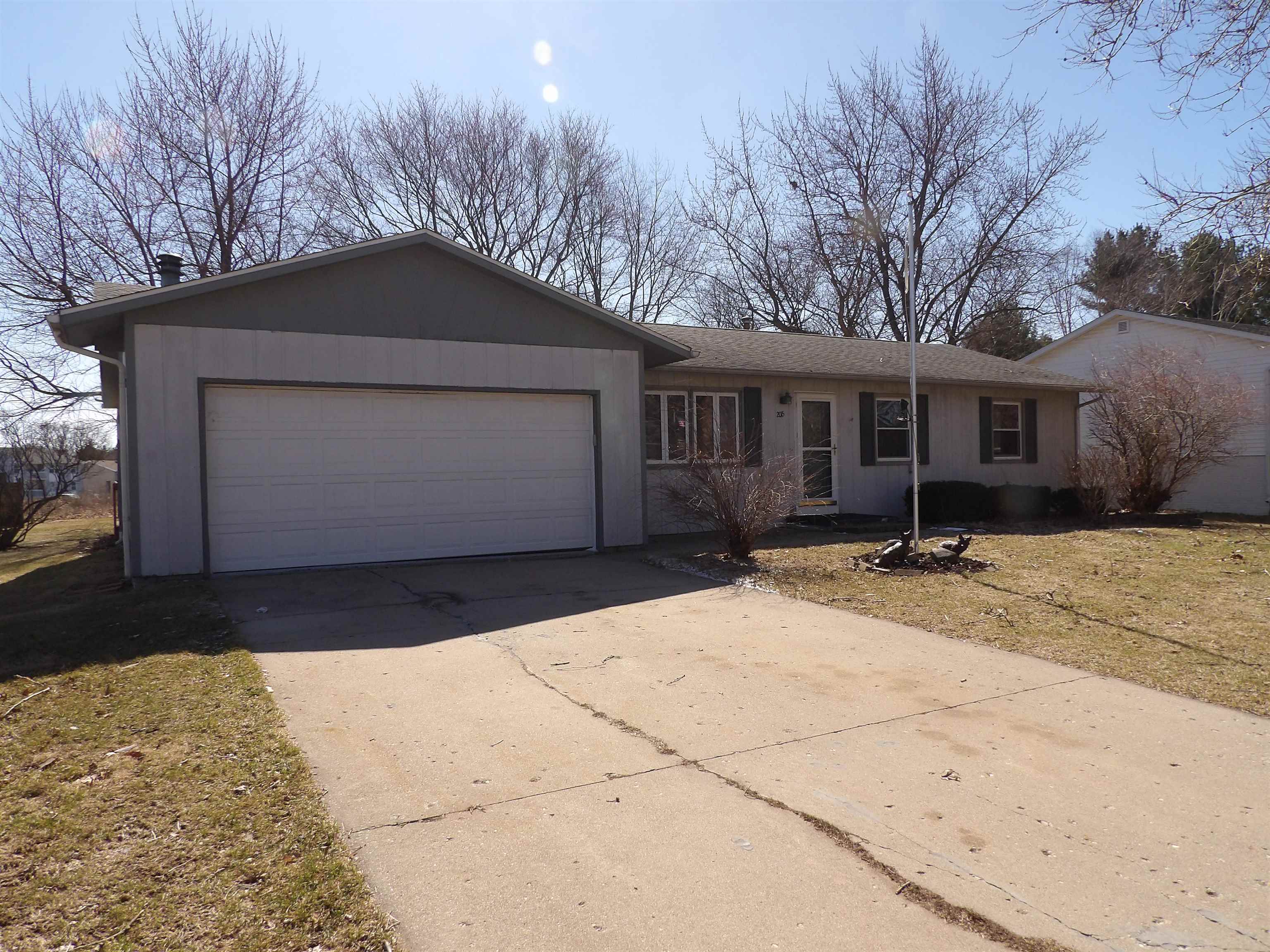 2015 Bedford Road Freeport, IL 61032 - Photo 1 of 16 Gallery Image 1