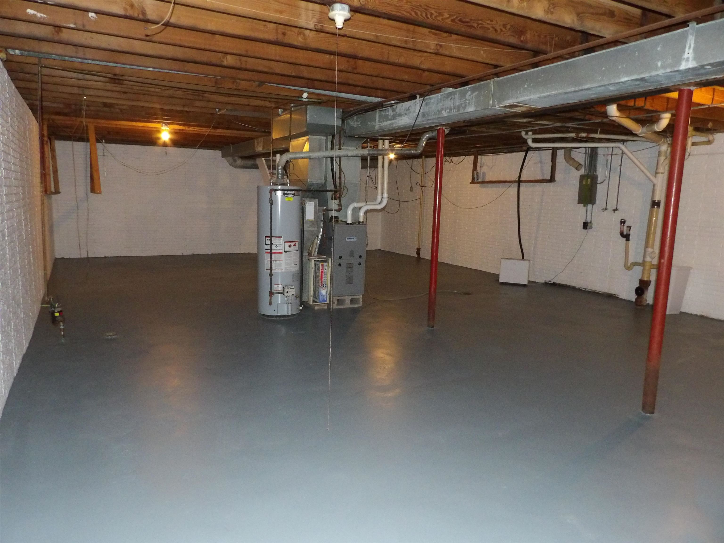 2015 Bedford Road Freeport, IL 61032 - Photo 14 of 16 Gallery Image 14