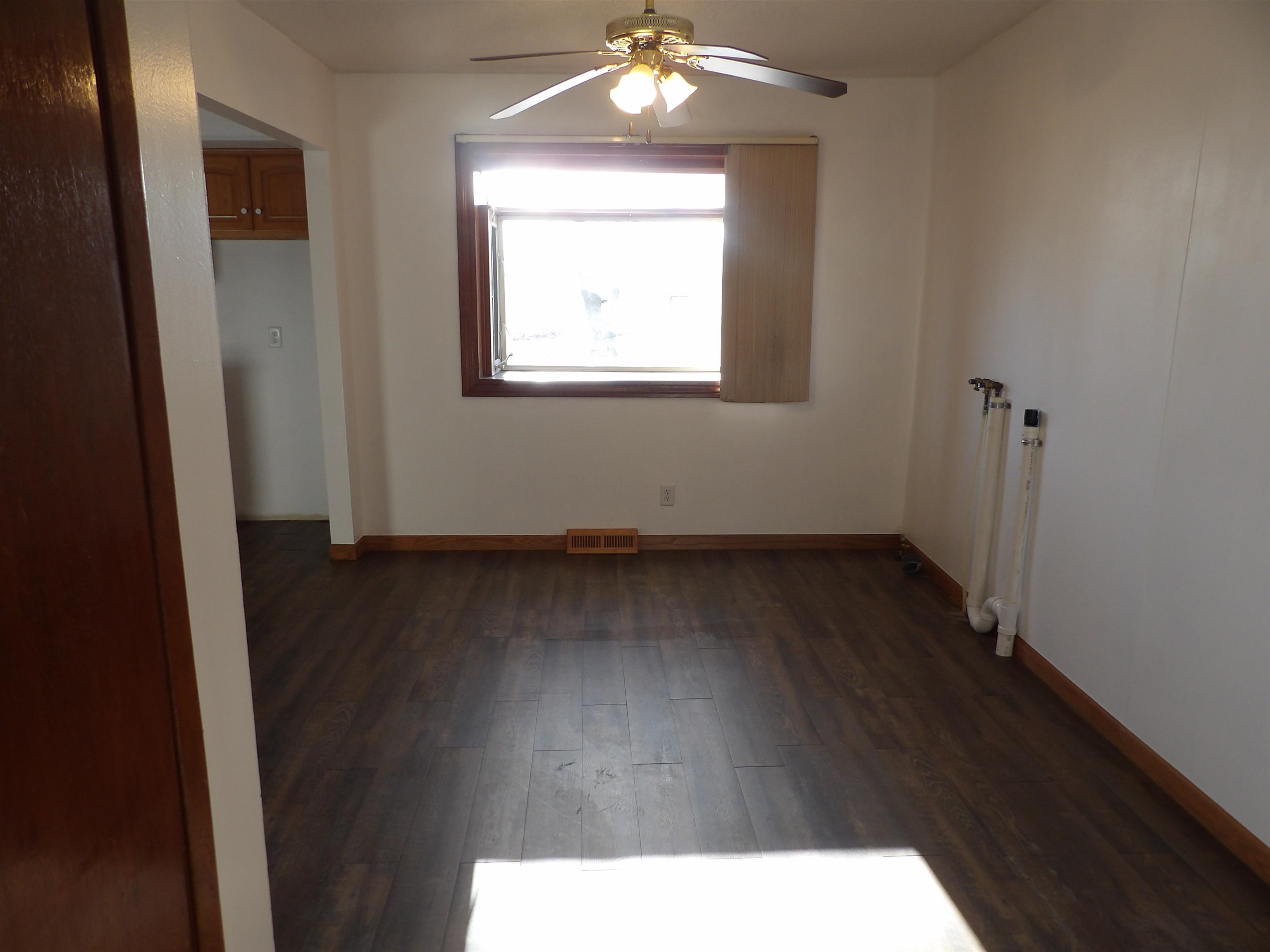 2015 Bedford Road Freeport, IL 61032 - Photo 8 of 16 Gallery Image 8