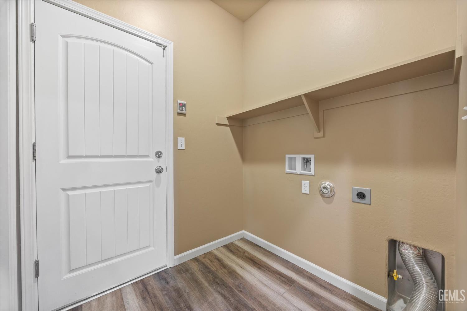 Undisclosed Address Bakersfield, CA 93314 - Photo 34 of 42 a view of utility room