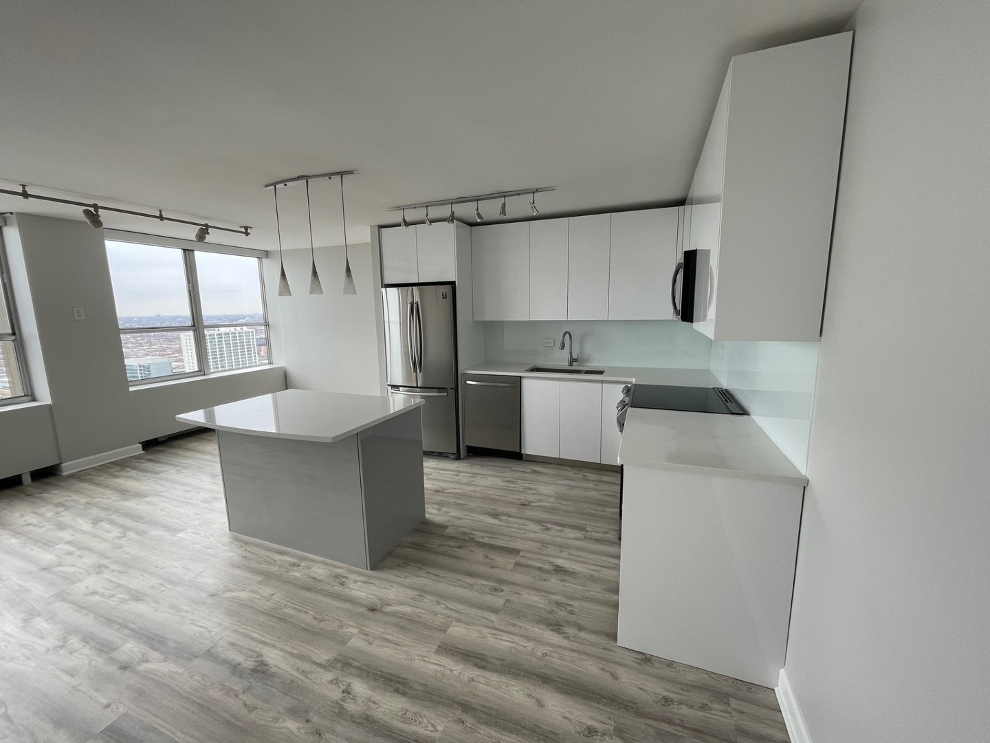655 West Irving Park Road, Unit 3313 Chicago, IL 60613 - Photo 7 of 26