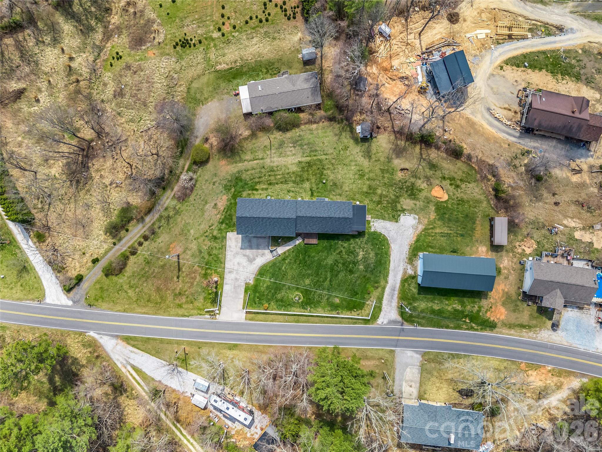 1086 Carters Ridge Road Spruce Pine, NC 28777 - Photo 2 of 48 Gallery Image 2