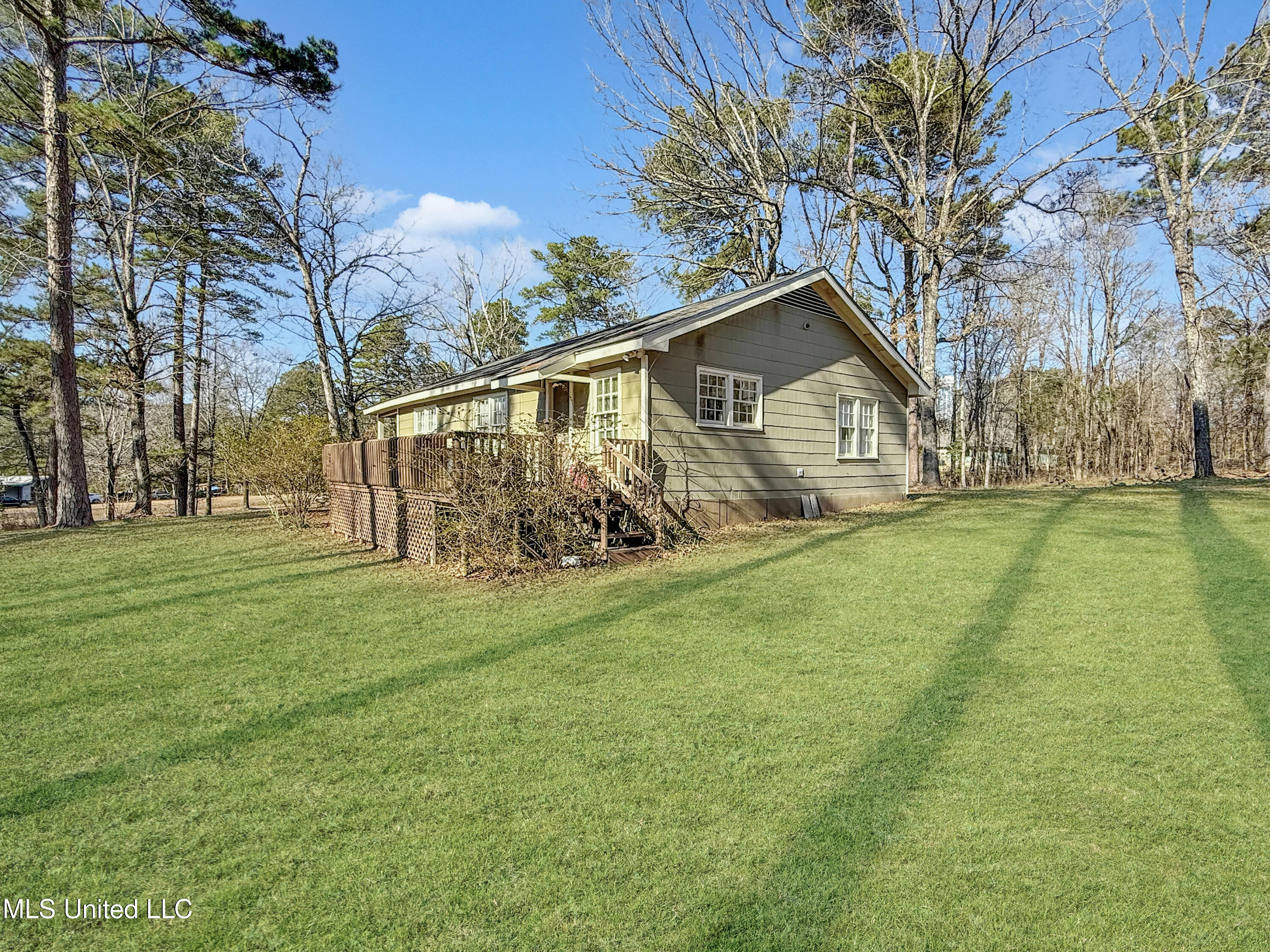 1699 White Road Florence, MS 39073 - Photo 14 of 17 3661010253c8a43e7be0439044a34e9bdcf1b2e6