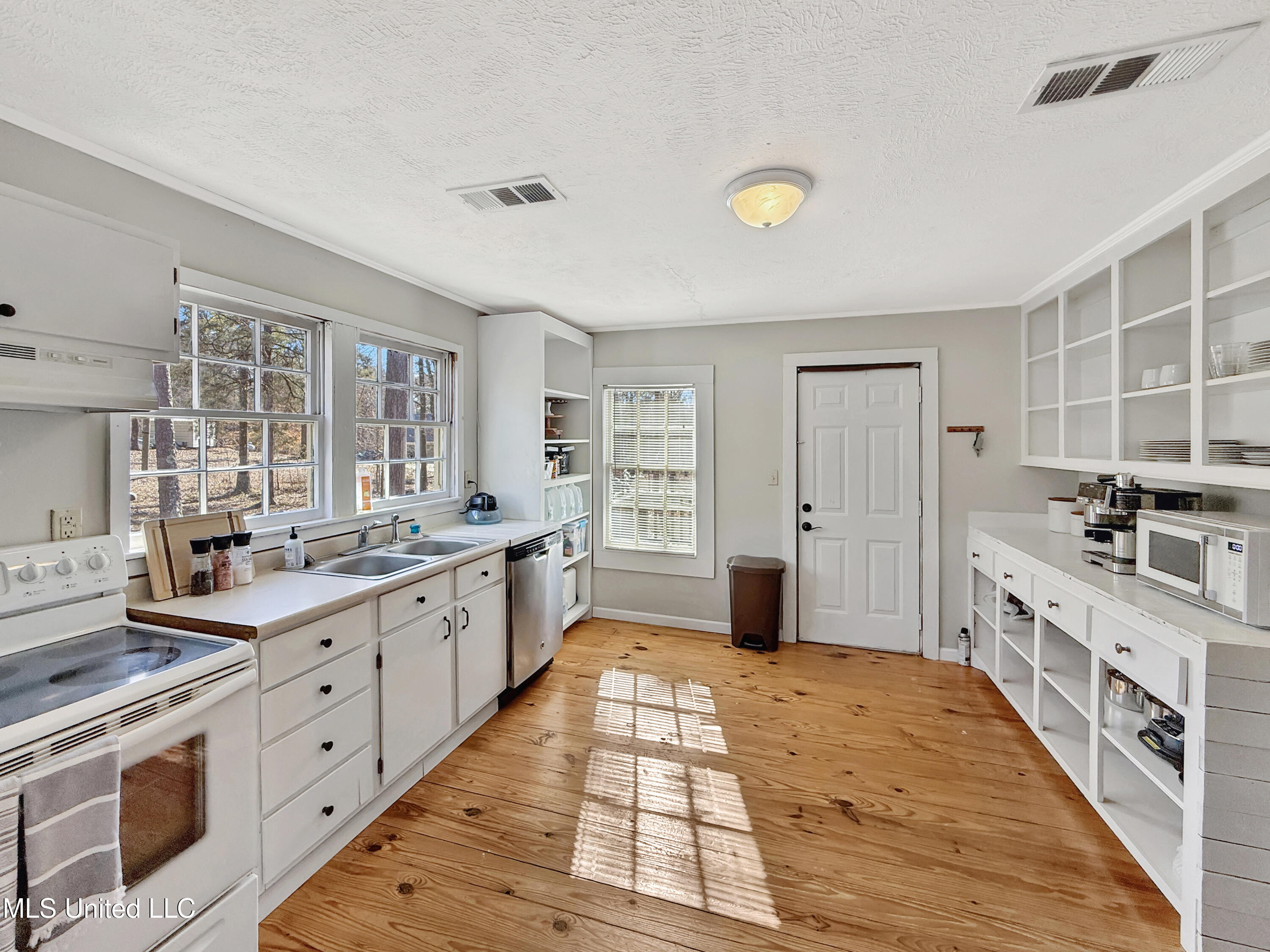 1699 White Road Florence, MS 39073 - Photo 7 of 17 e749f0d43b0fa63b7212652599fde3285d604381