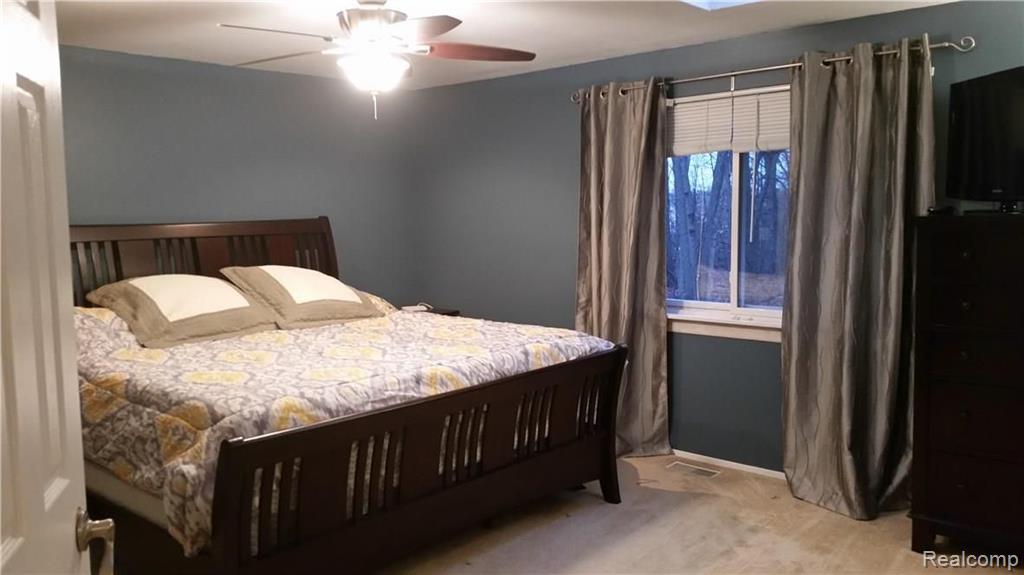 42551 Park Ridge Road Novi, MI 48375 - Photo 3 of 8