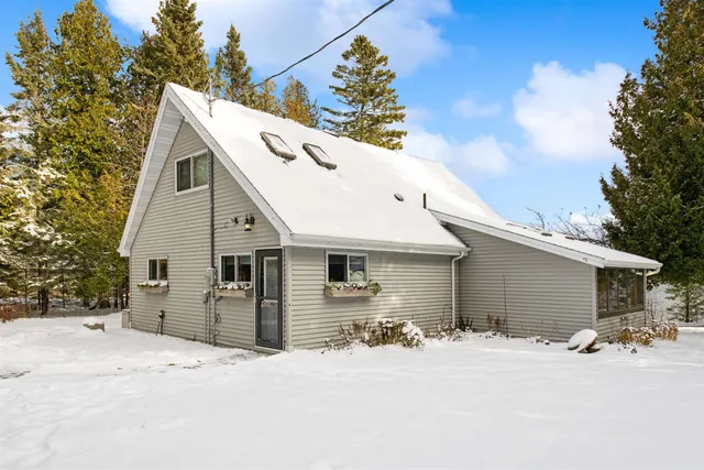 $345,000 | 1046 Highway 35, Bark River, MI 49807