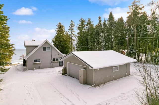 $345,000 | 1046 Highway 35, Bark River, MI 49807