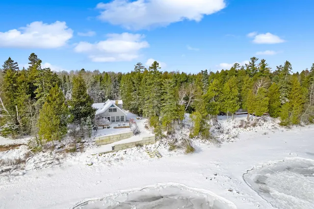 $345,000 | 1046 Highway 35, Bark River, MI 49807