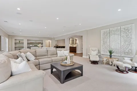 $3,125,000 | 405 Carpenters Point, Wayzata, MN 55391
