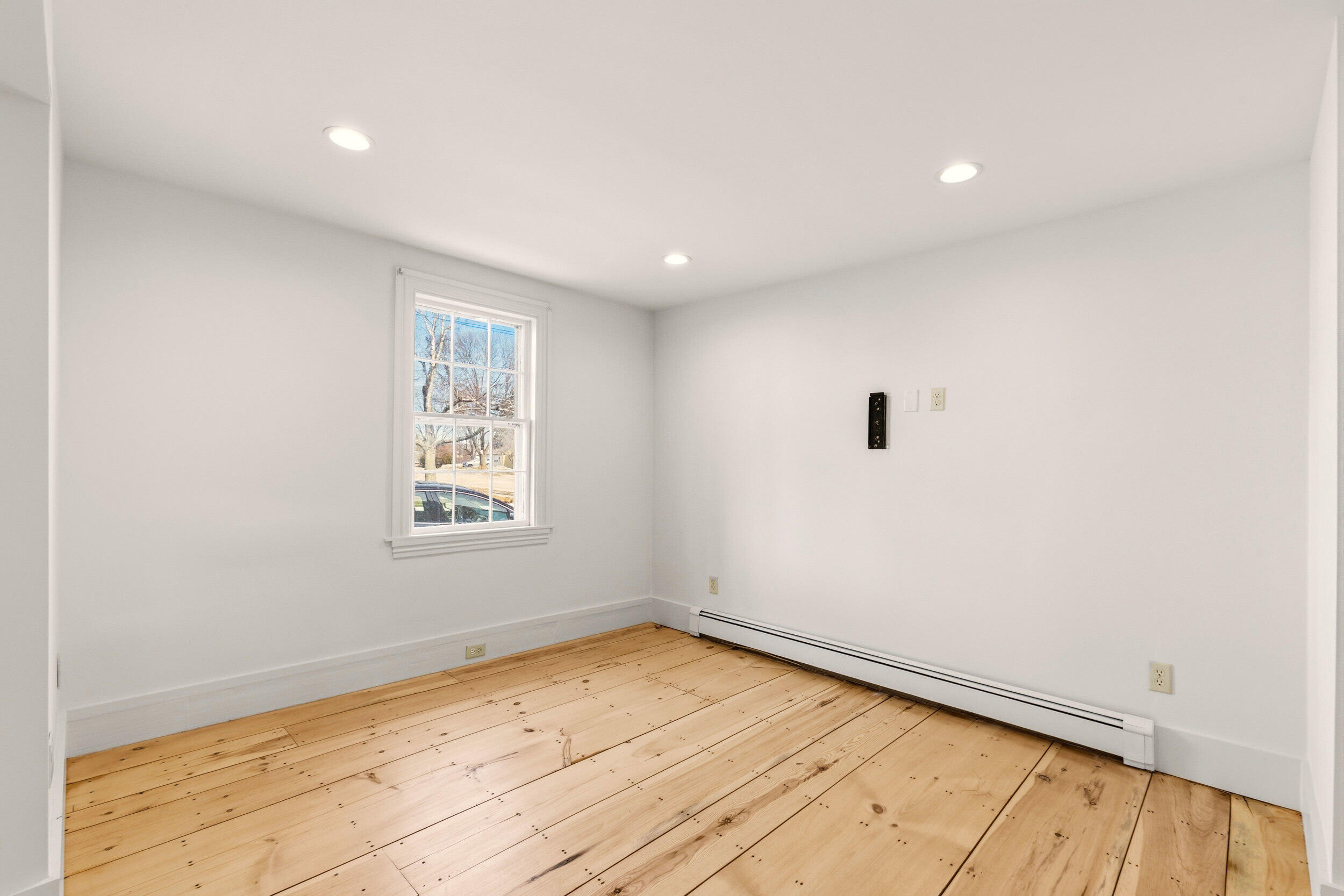 166 East Main Street Yarmouth, ME 04096 - Photo 15 of 41 Family room