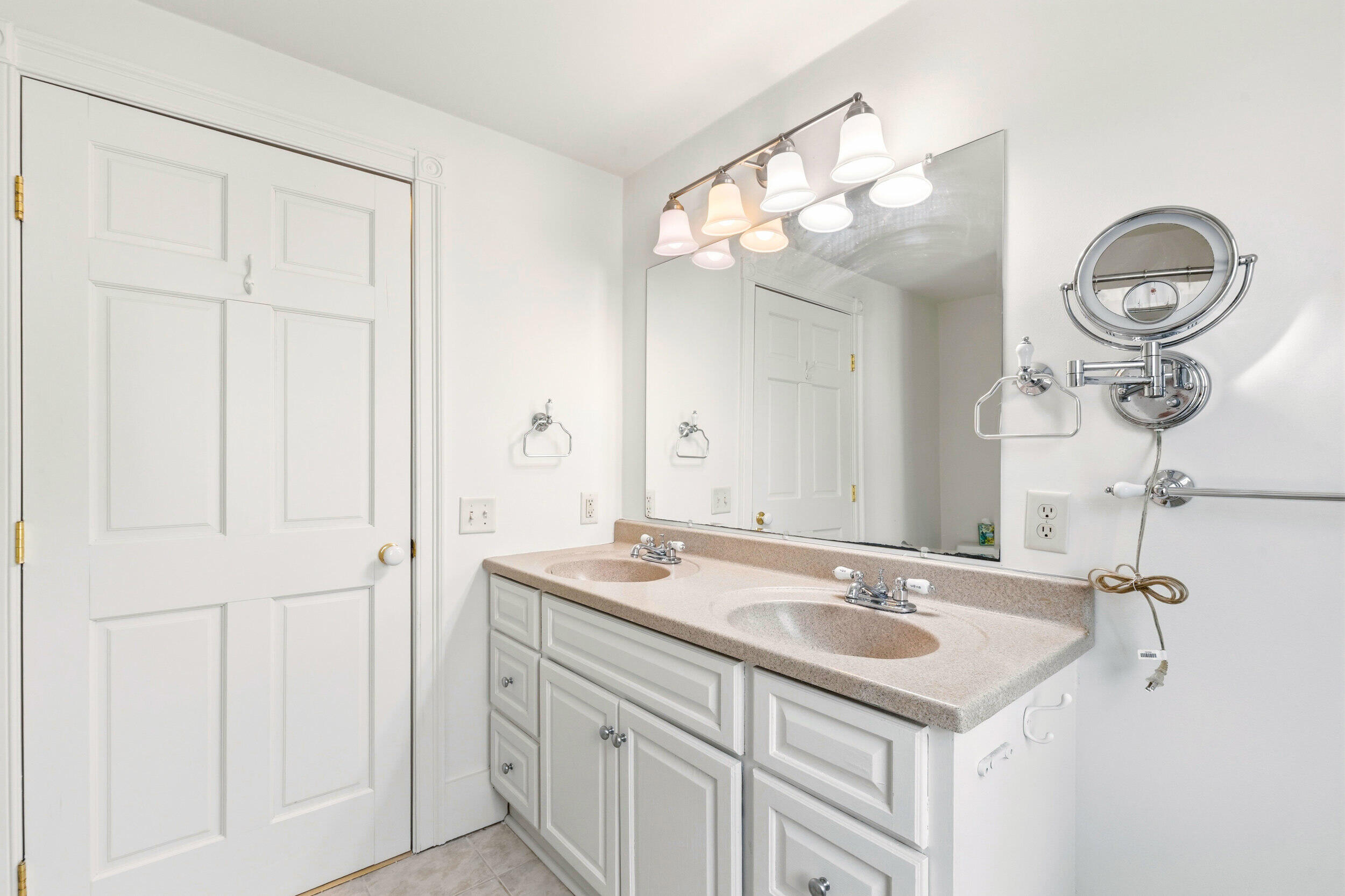 166 East Main Street Yarmouth, ME 04096 - Photo 25 of 41 Primary Bath