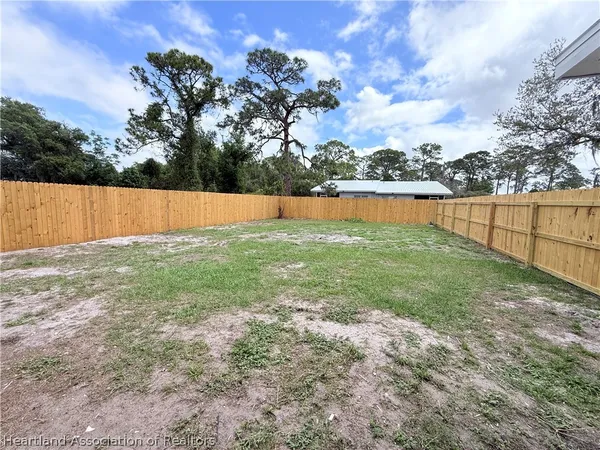 $1,275 | 612 Jupiter Avenue Northwest, Lake Placid, FL 33852
