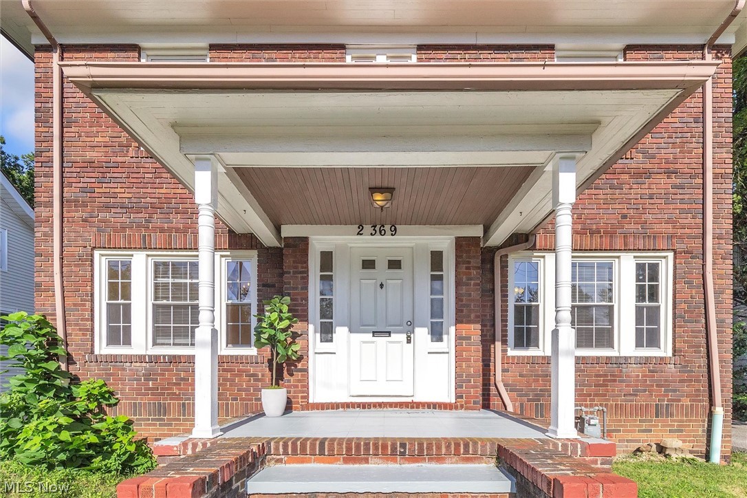 2369 South Taylor Road Cleveland, OH 44118 - Photo 3 of 34 Gallery Image 3