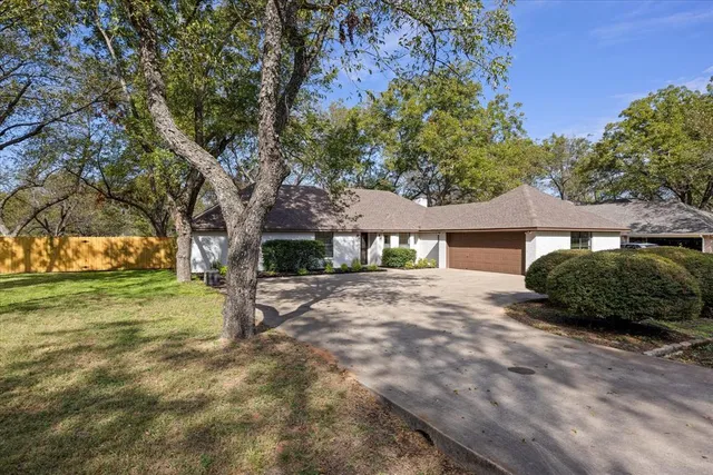 $399,000 | 8906 Monticello Drive, Granbury, TX 76049