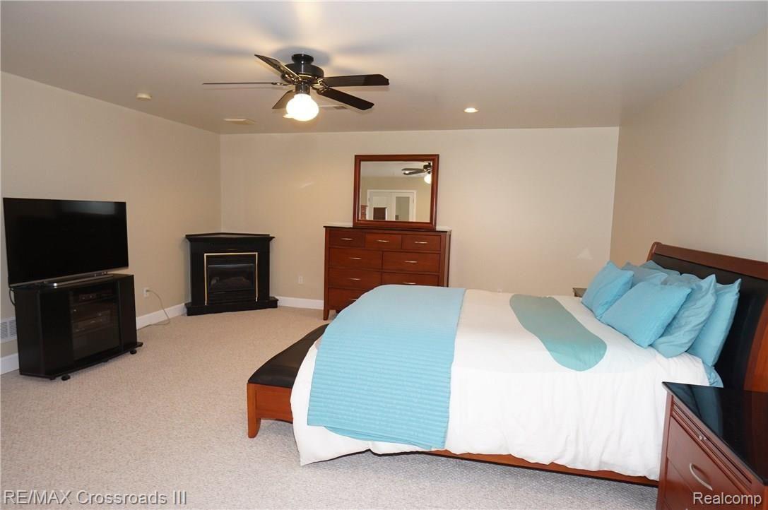 22132 Bell Road New Boston, MI 48164 - Photo 21 of 28 LOWER BEDROOM 6.jpg