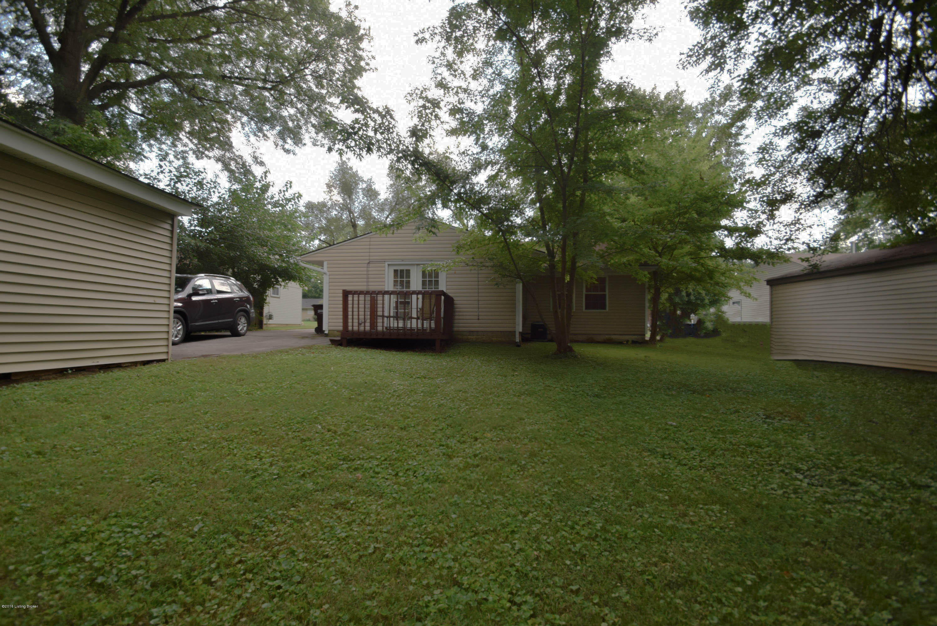 204 Redding Road Louisville, KY 40218 - Photo 16 of 19 Backyard