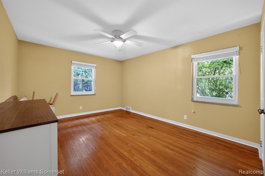 1681 Oxford Road Grosse Pointe, MI 48236 - Photo 12 of 25