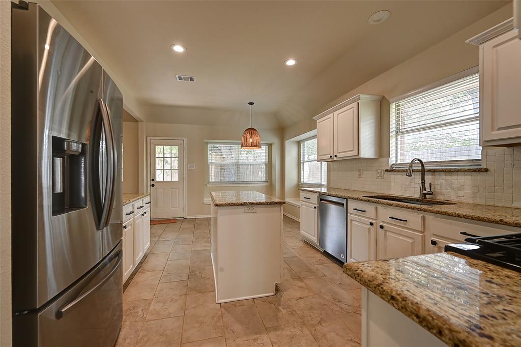 1508 Sandy Ridge Drive McKinney, TX 75069 - Photo 11 of 40