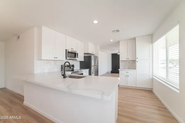 $425,000 | 1802 West Wahalla Lane, Phoenix, AZ 85027