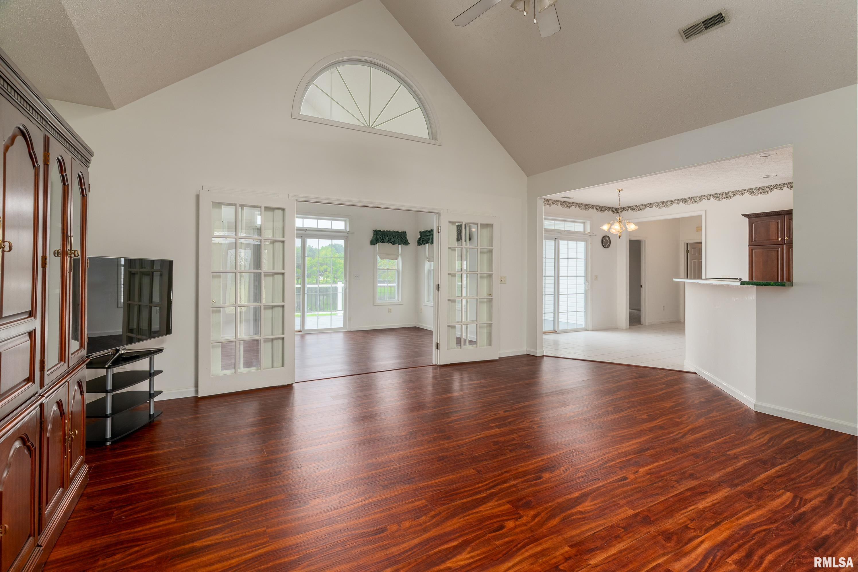 1504 Sycamore Road Carterville, IL 62918 - Photo 9 of 46 Gallery Image 9