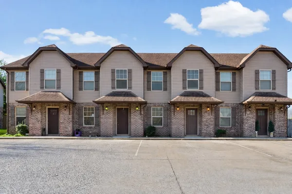 $1,200 | 1766 Spring Water Drive, Unit C, Clarksville, TN 37040