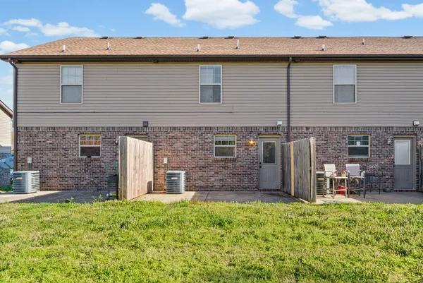 $1,200 | 1766 Spring Water Drive, Unit C, Clarksville, TN 37040