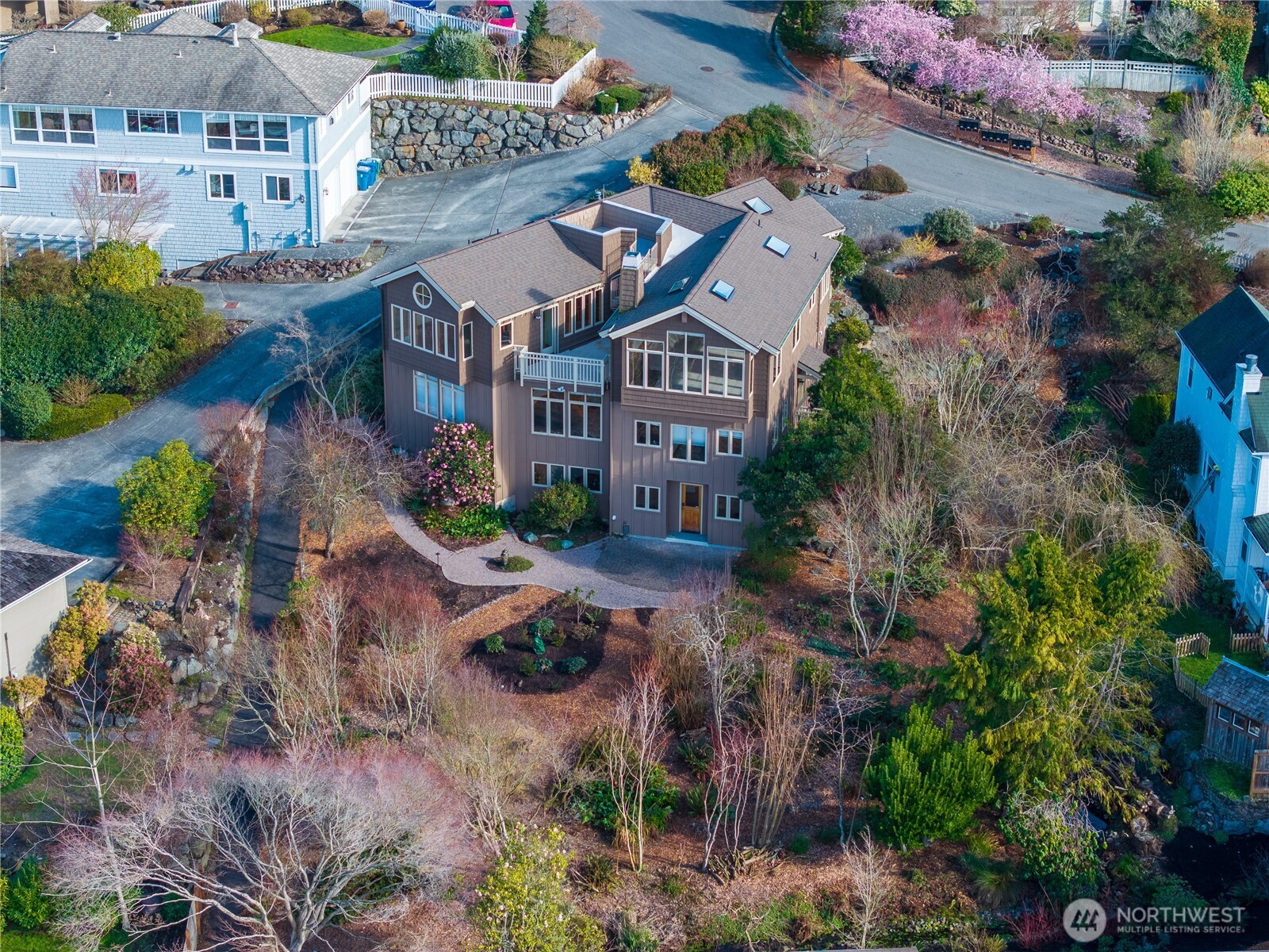 1105 Daley Place Edmonds, WA 98020 - Photo 3 of 38