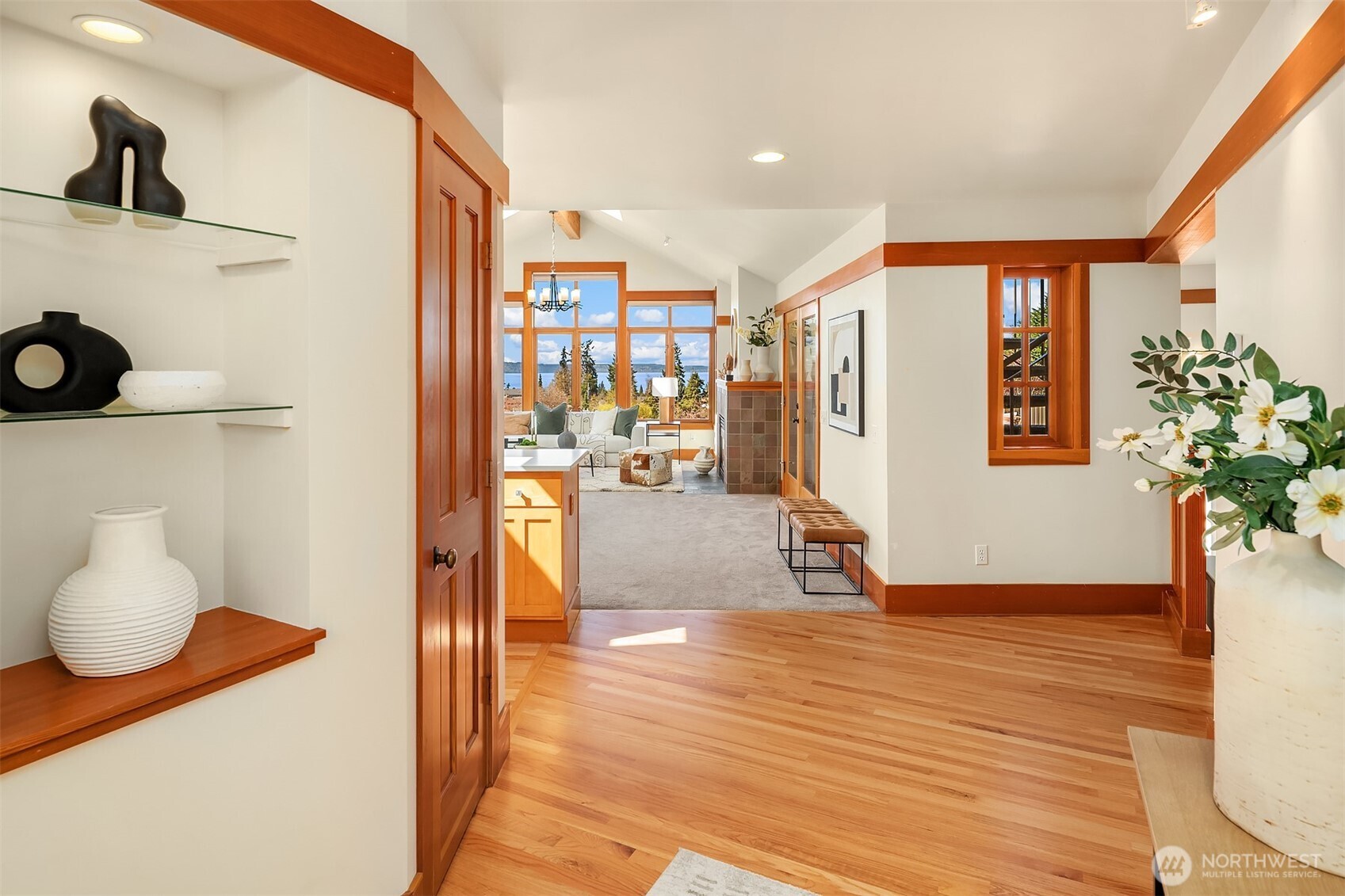 1105 Daley Place Edmonds, WA 98020 - Photo 8 of 38